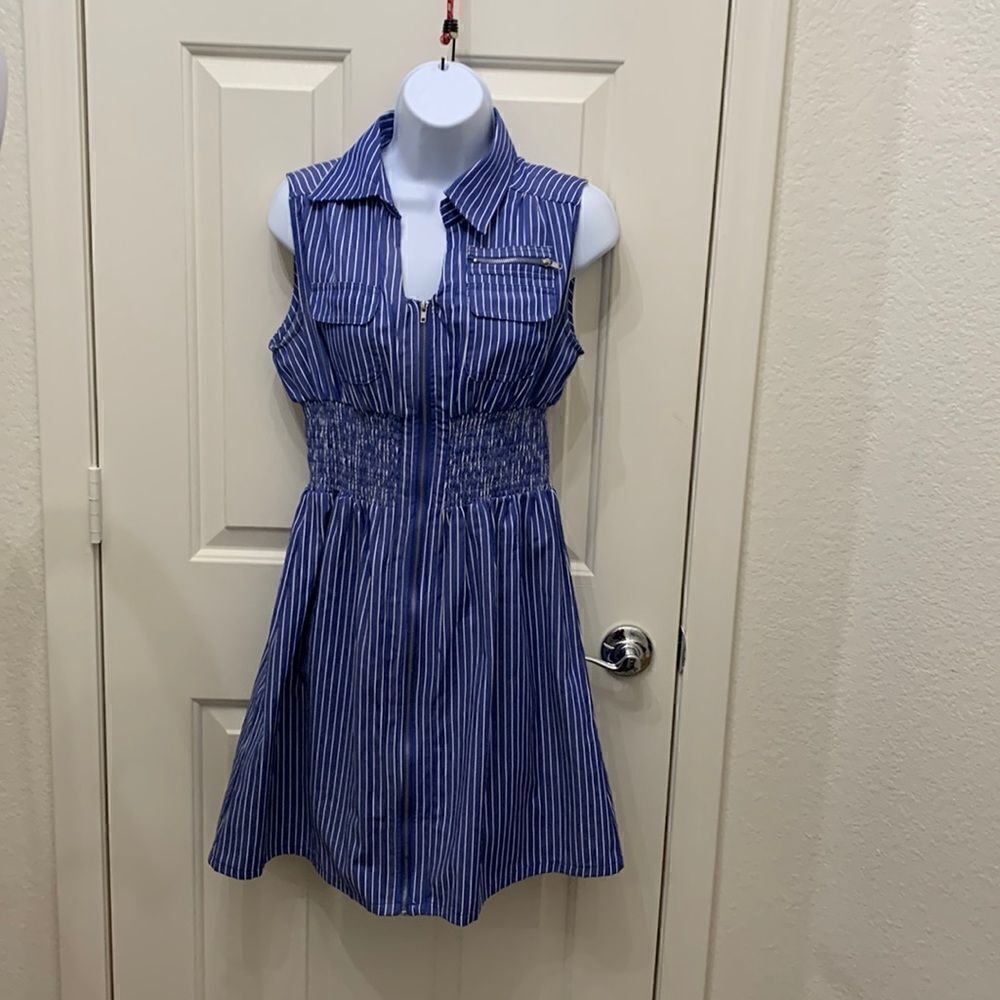 J Glee Petite Large Zippered Front Collar Short Sleeve 2 Pockets Slimming Stripe